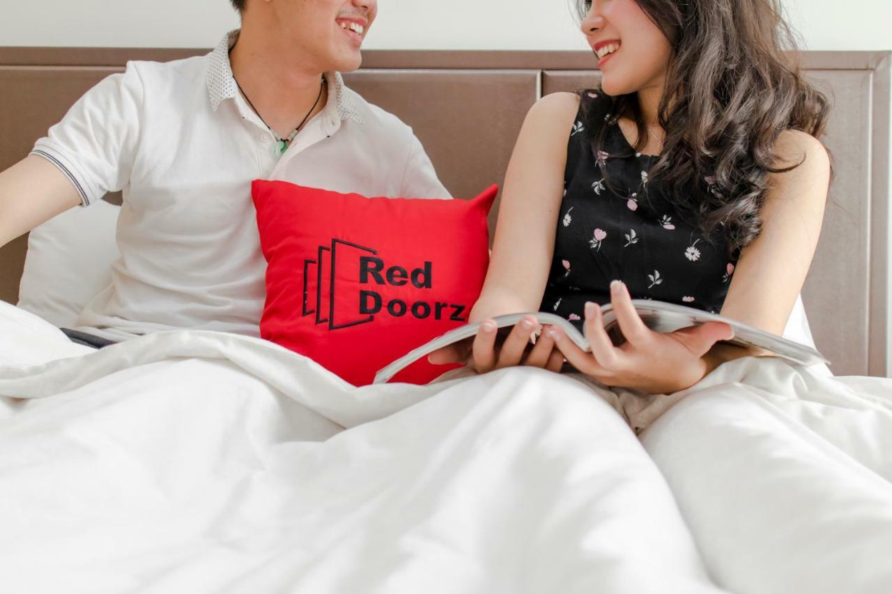 Reddoorz Syariah Near Dbl Arena 2 Hotel Surabaya Buitenkant foto