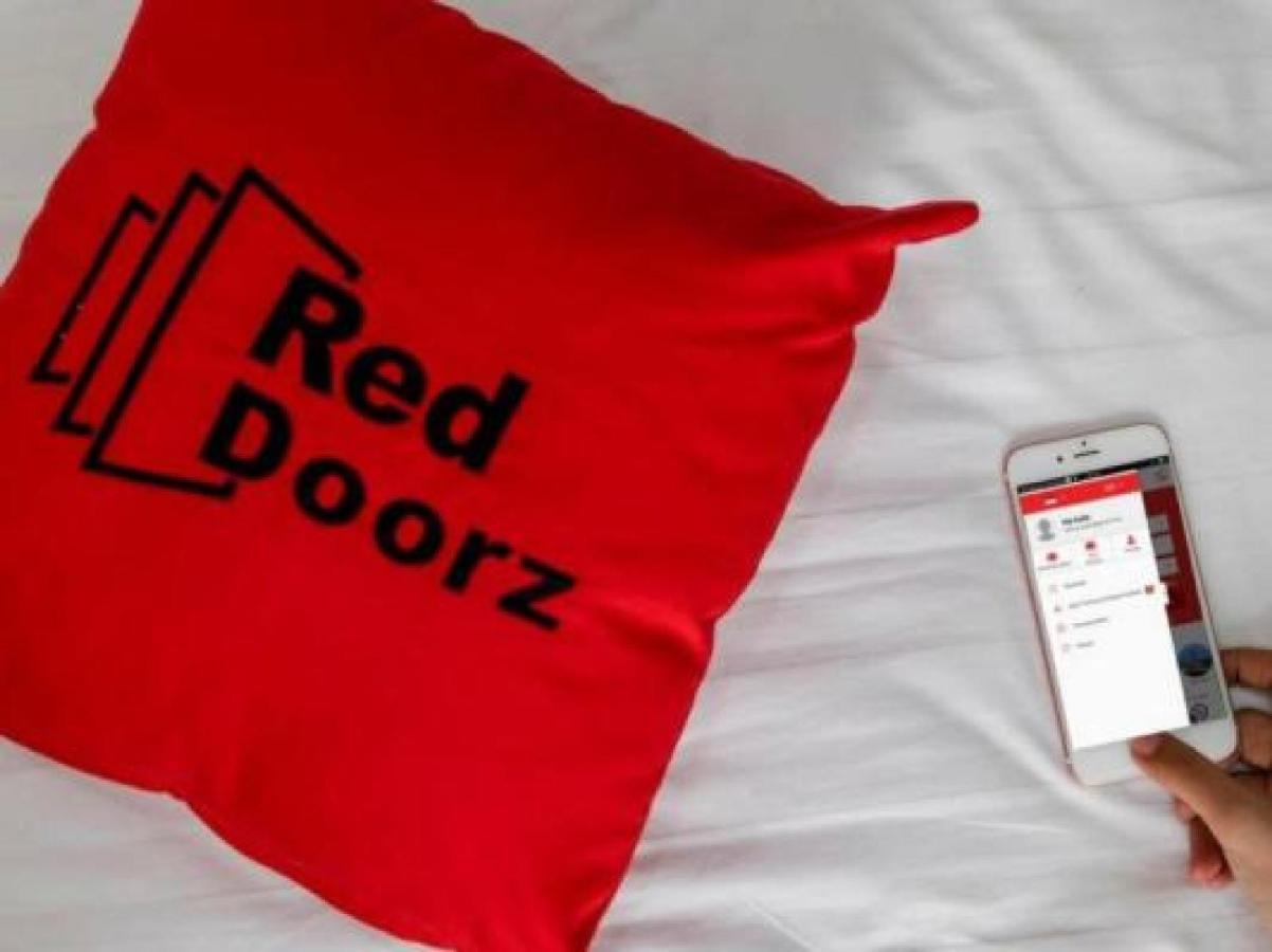Reddoorz Syariah Near Dbl Arena 2 Hotel Surabaya Buitenkant foto